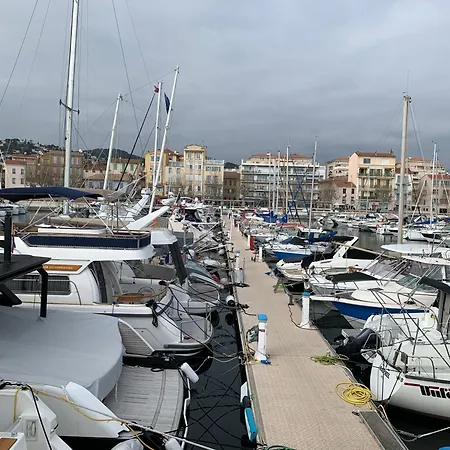 Master In Golfe Juan 보트호텔 발로리스