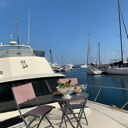 Master In Golfe Juan ספינת מלון