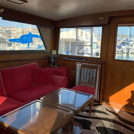 Master In Golfe Juan Botel *